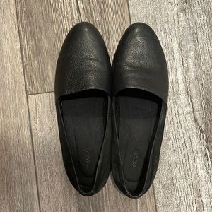 Black Ecco flats, formal, casual, for everyday, size 6.5, ( EU size 37)